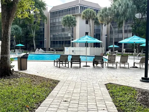 2806 N 46th Avenue Hollywood FL 33021