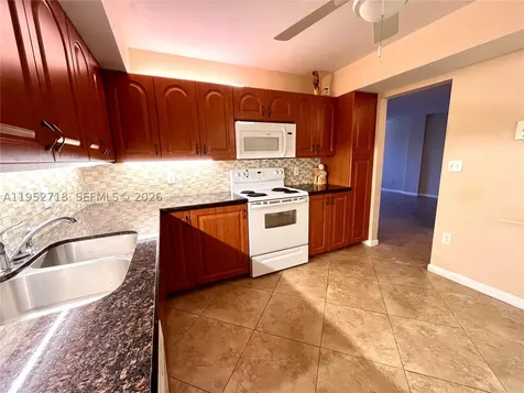2806 N 46th Avenue Hollywood FL 33021