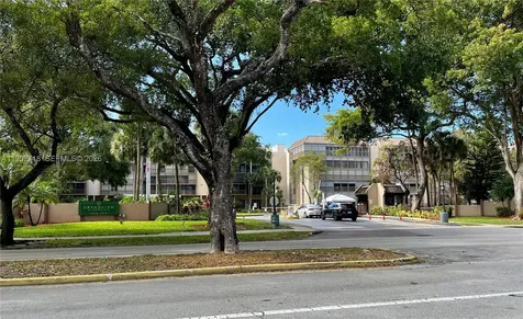 2806 N 46th Avenue Hollywood FL 33021
