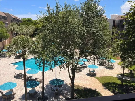 2806 N 46th Avenue Hollywood FL 33021