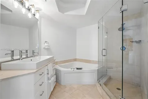 10 Venetian Way Miami Beach FL 33139