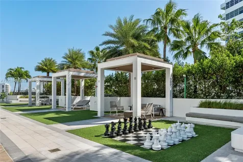 10 Venetian Way Miami Beach FL 33139