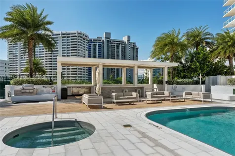10 Venetian Way Miami Beach FL 33139