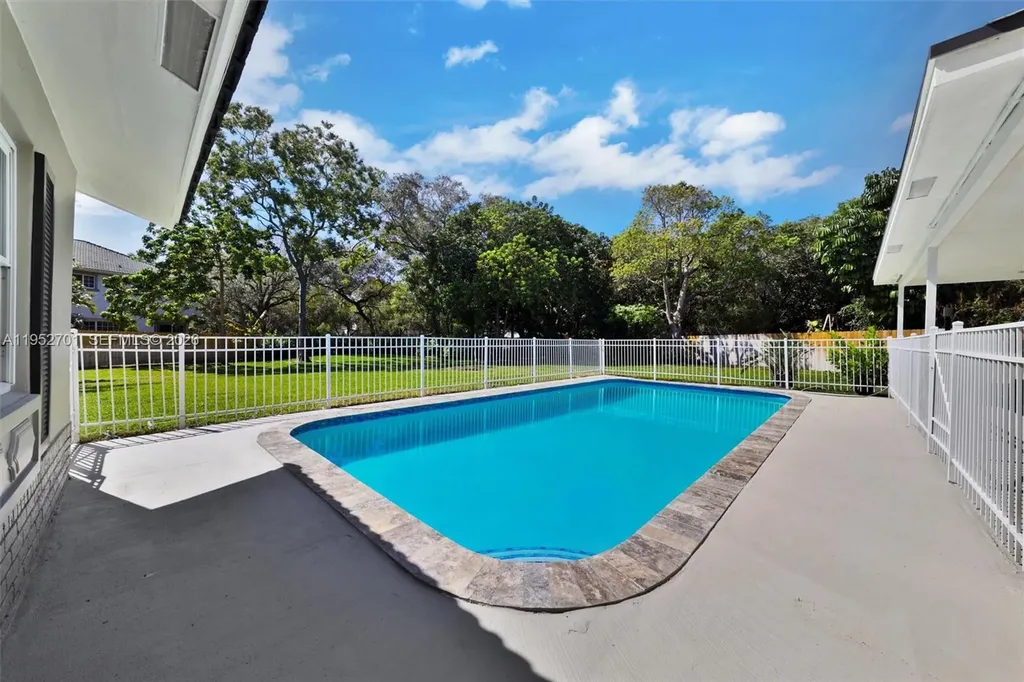 3560 NW 99th Avenue Coral Springs FL 33065