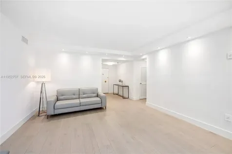 5255 Collins Avenue Miami Beach FL 33140