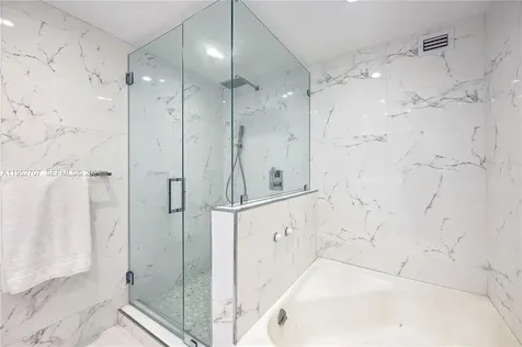 5255 Collins Avenue Miami Beach FL 33140