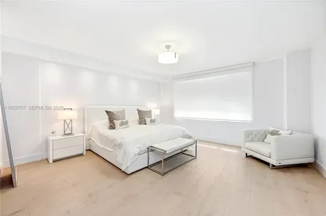 5255 Collins Avenue Miami Beach FL 33140