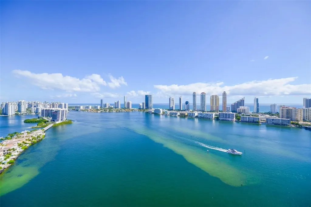 2800 Island Boulevard Aventura FL 33160