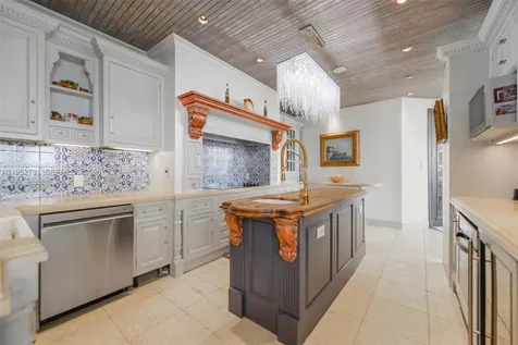 2800 Island Boulevard Aventura FL 33160