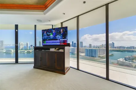 2800 Island Boulevard Aventura FL 33160