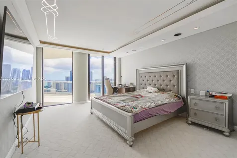 2800 Island Boulevard Aventura FL 33160