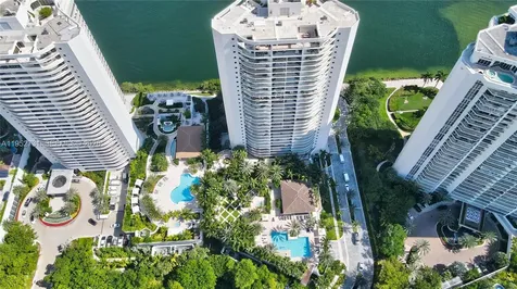 2800 Island Boulevard Aventura FL 33160