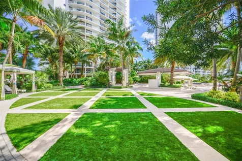 2800 Island Boulevard Aventura FL 33160