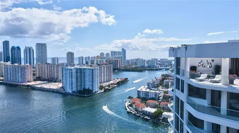 2800 Island Boulevard Aventura FL 33160