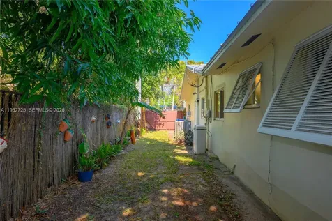 550 NE 5th Street Pompano Beach FL 33060