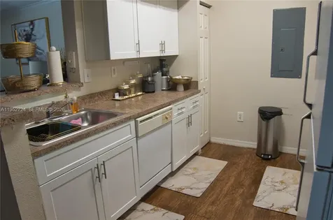 215 SW 117th Terrace Pembroke Pines FL 33025
