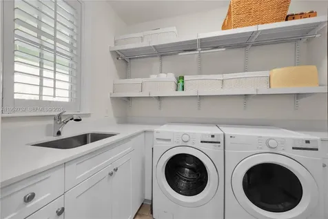 6900 SW 115th Street Pinecrest FL 33156