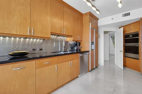 4000 Island Boulevard Aventura FL 33160