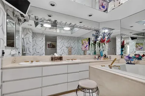 4000 Island Boulevard Aventura FL 33160