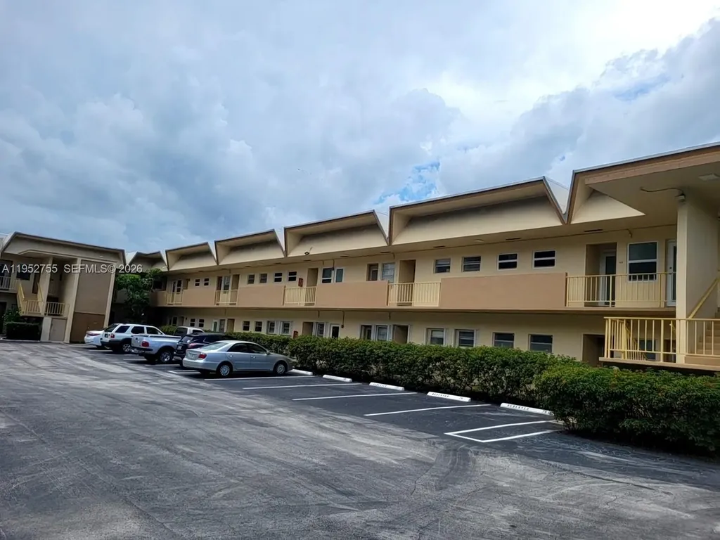 851 NE 14th Avenue Hallandale Beach FL 33009