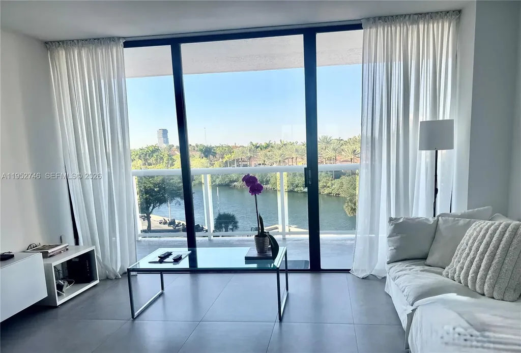 20505 E Country Club Drive Aventura FL 33180