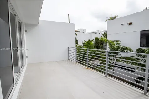 3374 Day Avenue Miami FL 33133
