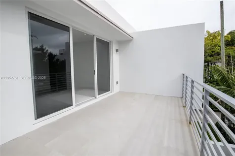 3374 Day Avenue Miami FL 33133