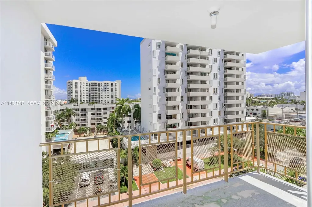 1340 Lincoln Road Miami Beach FL 33139