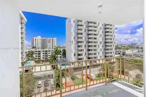 1340 Lincoln Road Miami Beach FL 33139