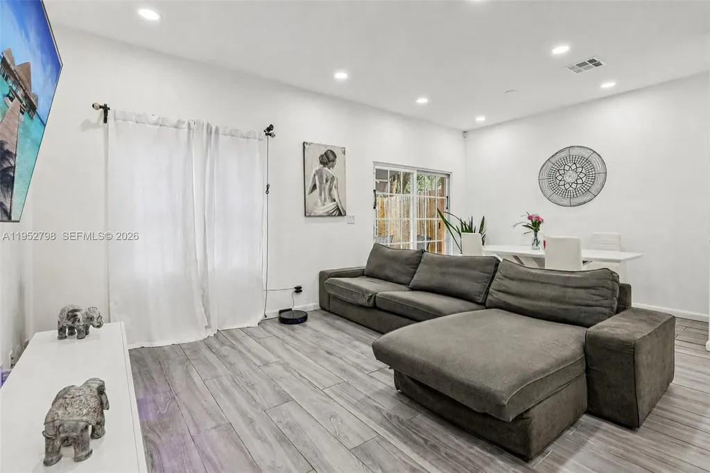 2307 Washington Street Hollywood FL 33020