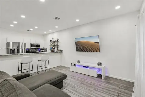 2307 Washington Street Hollywood FL 33020