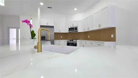 133 Hunting Club Avenue Clewiston FL 33440