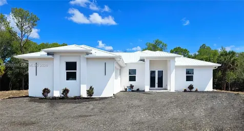 133 Hunting Club Avenue Clewiston FL 33440