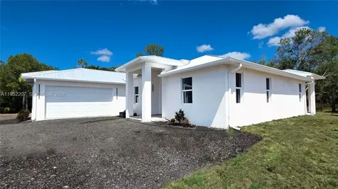 133 Hunting Club Avenue Clewiston FL 33440