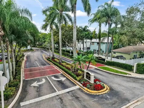 9831 NW 2nd Street Plantation FL 33324