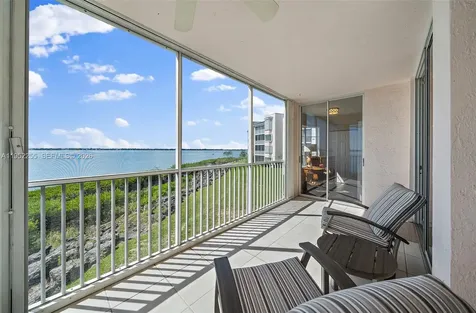 5800 NE Island Cove Way Hutchinson Island FL 34996