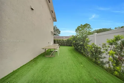 2315 NW 60th Street Miami FL 33142