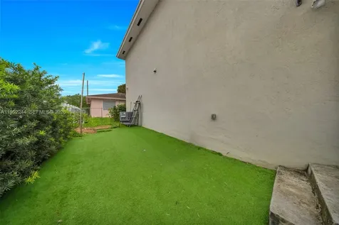 2315 NW 60th Street Miami FL 33142