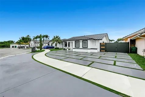 13284 SW 39th Street Miami FL 33175
