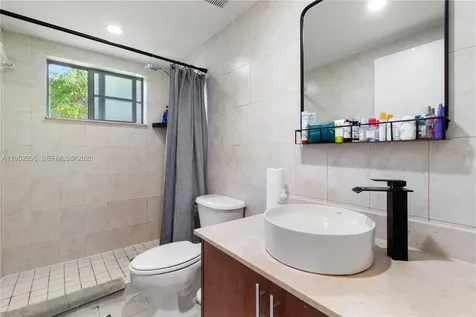 1050 7th Street Miami Beach FL 33139
