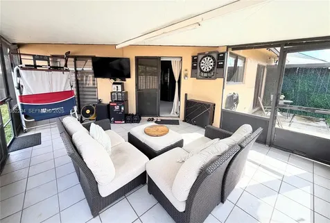 1100 SW 109th Avenue Pembroke Pines FL 33025