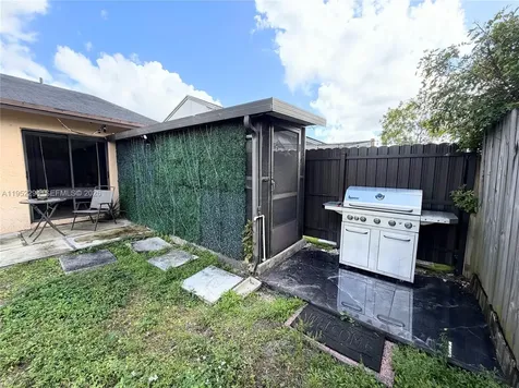 1100 SW 109th Avenue Pembroke Pines FL 33025
