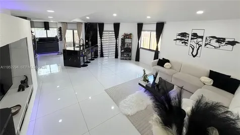 1100 SW 109th Avenue Pembroke Pines FL 33025