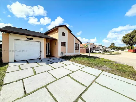 1100 SW 109th Avenue Pembroke Pines FL 33025