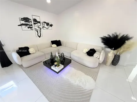 1100 SW 109th Avenue Pembroke Pines FL 33025