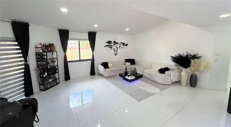 1100 SW 109th Avenue Pembroke Pines FL 33025