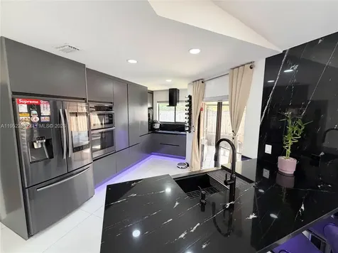 1100 SW 109th Avenue Pembroke Pines FL 33025
