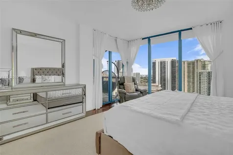 333 Las Olas Way Fort Lauderdale FL 33301