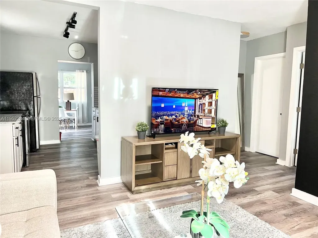 436 NW 15th Avenue Fort Lauderdale FL 33311