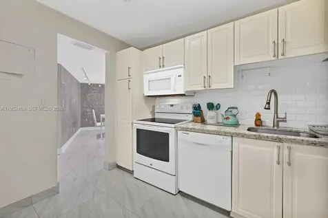 3101 N Country Club Drive Aventura FL 33180